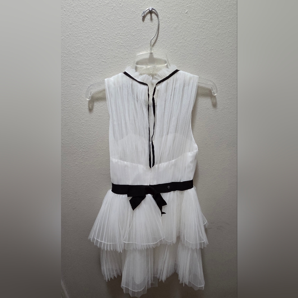 White by Vera Wang Elegant Sleeveless Short Wedding Dress